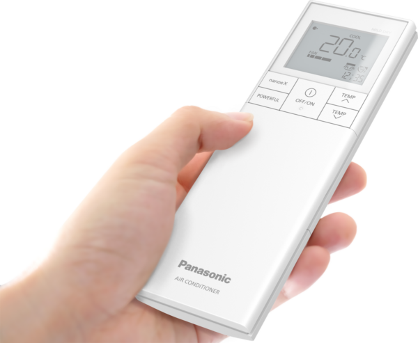 Ovládač pre Panasonic CS-TZ20CKEW v ruke